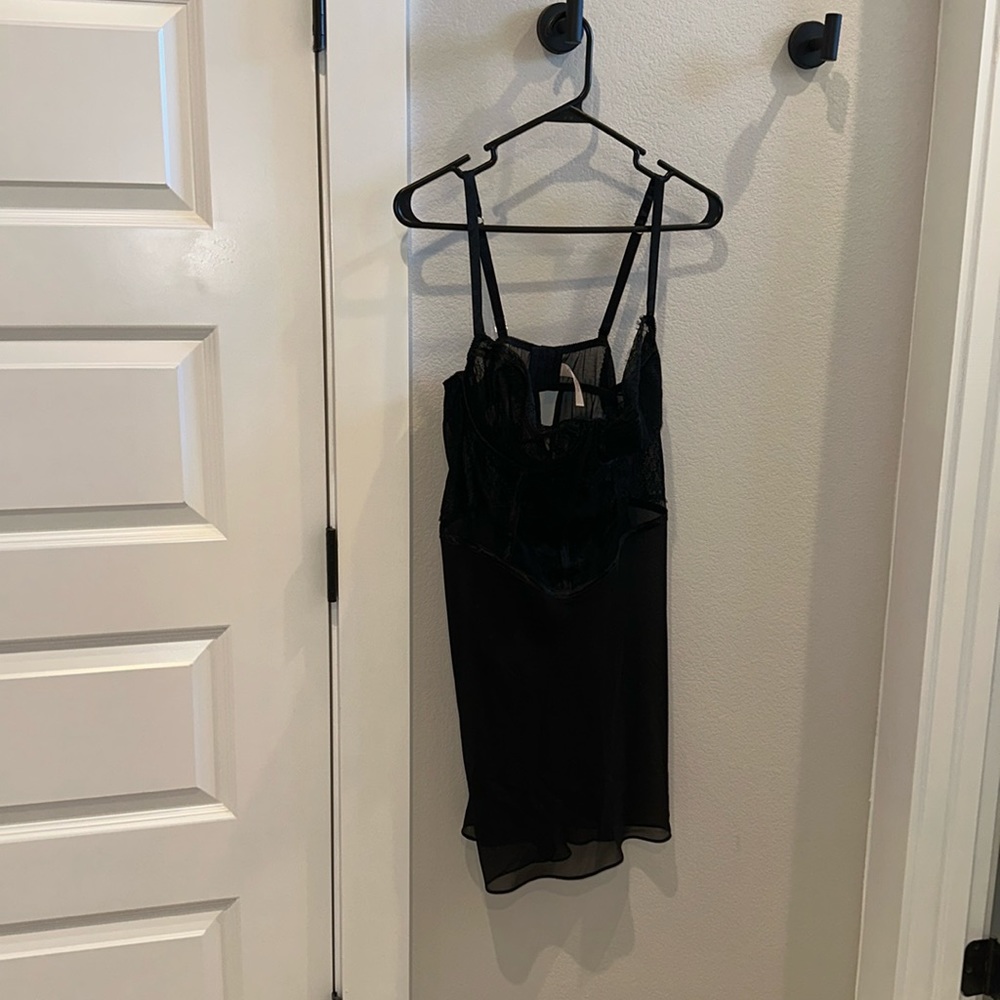 EUC Cacique Brand Size 18 20 Eyelash Lace Chemise Black Lingerie Plus Size